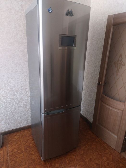 Продаю холодильник