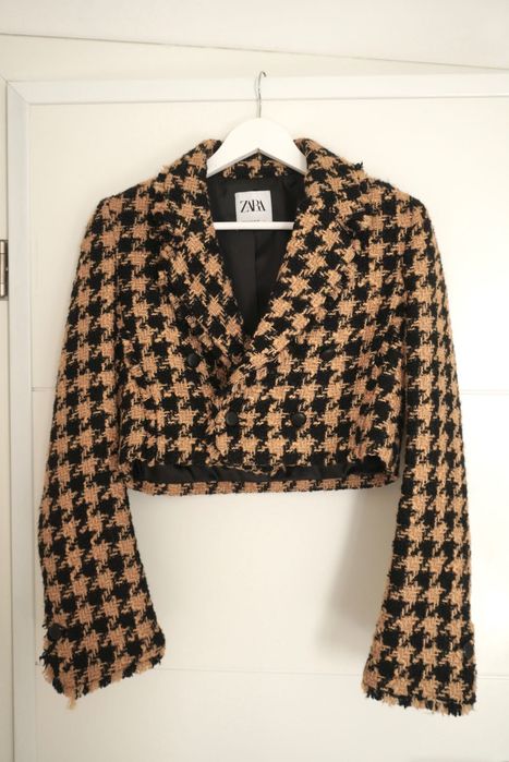 Структуриран къс блейзър букле Зара | Tailored cropped tweed jacket Zara