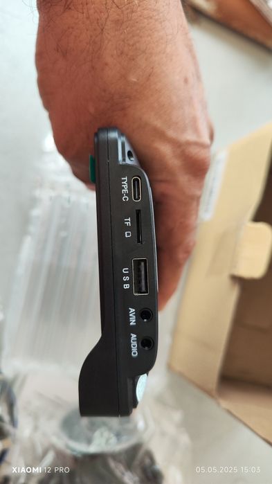 Car player montare parbriz