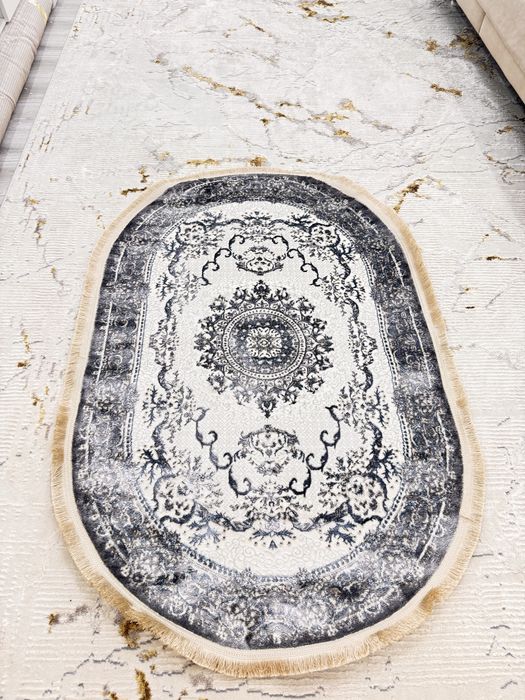 Овальный ковер 1х1.5 м