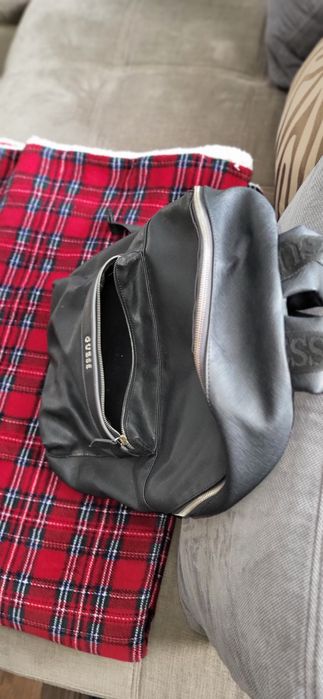 Ghiozdan piele ecologica Guess