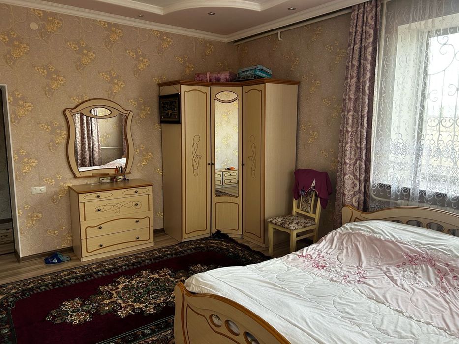 продается дом  с большим гаражом