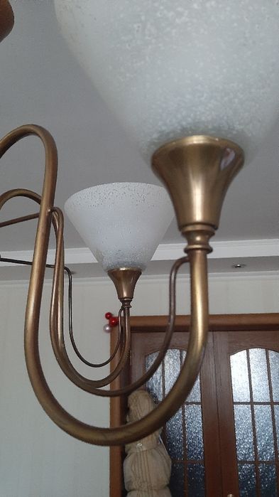 Продам люстру дерево латунь 8000