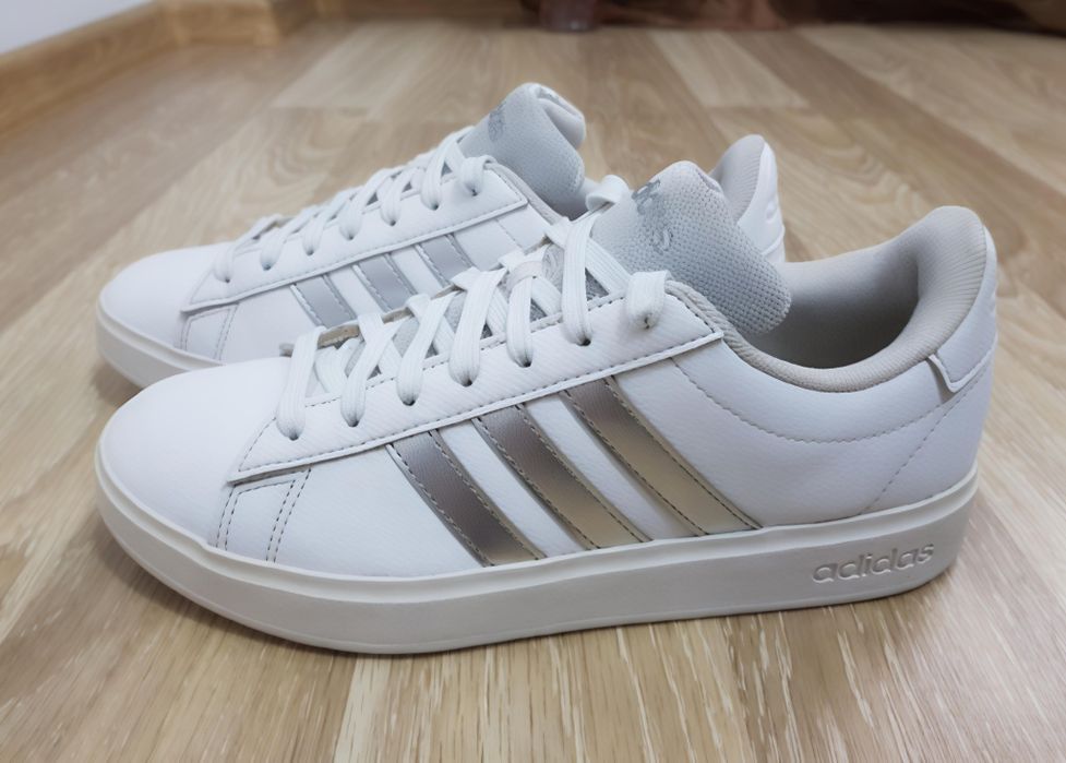 Adidași Adidas mărimea 38