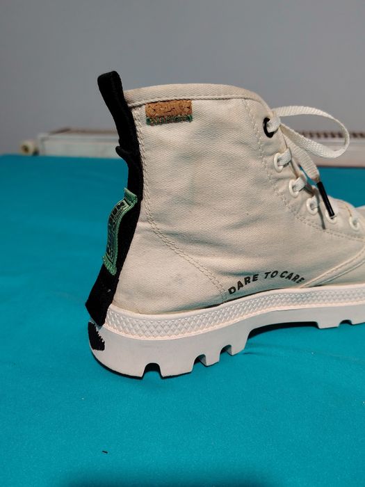 PALLADIUM Pampa Metro, tenesi damă, mărimea 39, interior 24 cm.