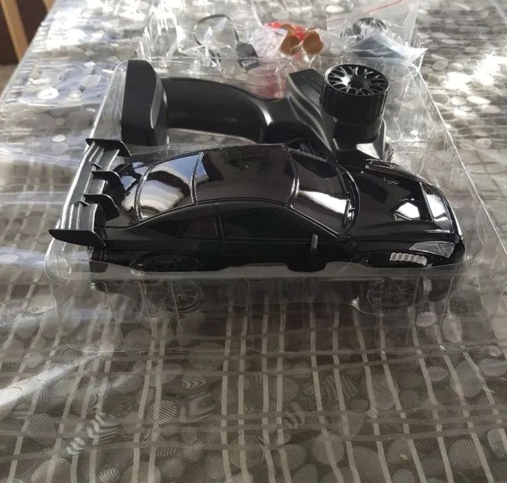 Masina pentru drift cu telecomandă 4x4 noua in cutie