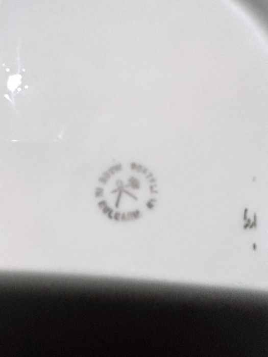 Сервиз за хранене, може по отделно чинии, златен кант и сини цветчета