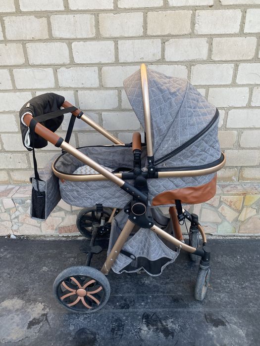 Коляска три в одном (с автолюлькой)