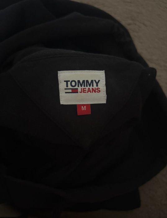Черен кроп суичър Tommy Jeans