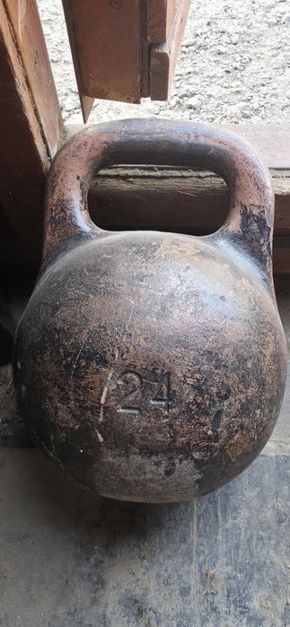 Продам гирю 24 кг.