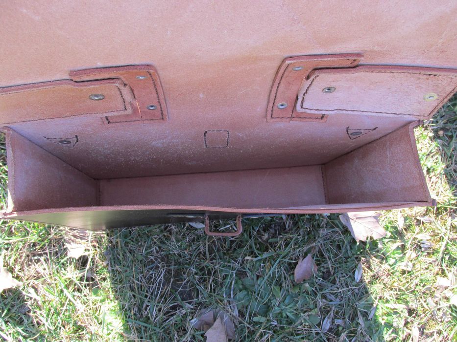 Кожена чанта - ръчно изработена