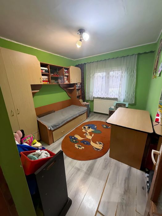 Apartament 3 camere + Garaj sub bloc+ 2 beciuri  Zona Dumbrava Nord