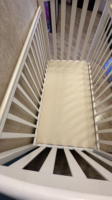 Детская кроватка.