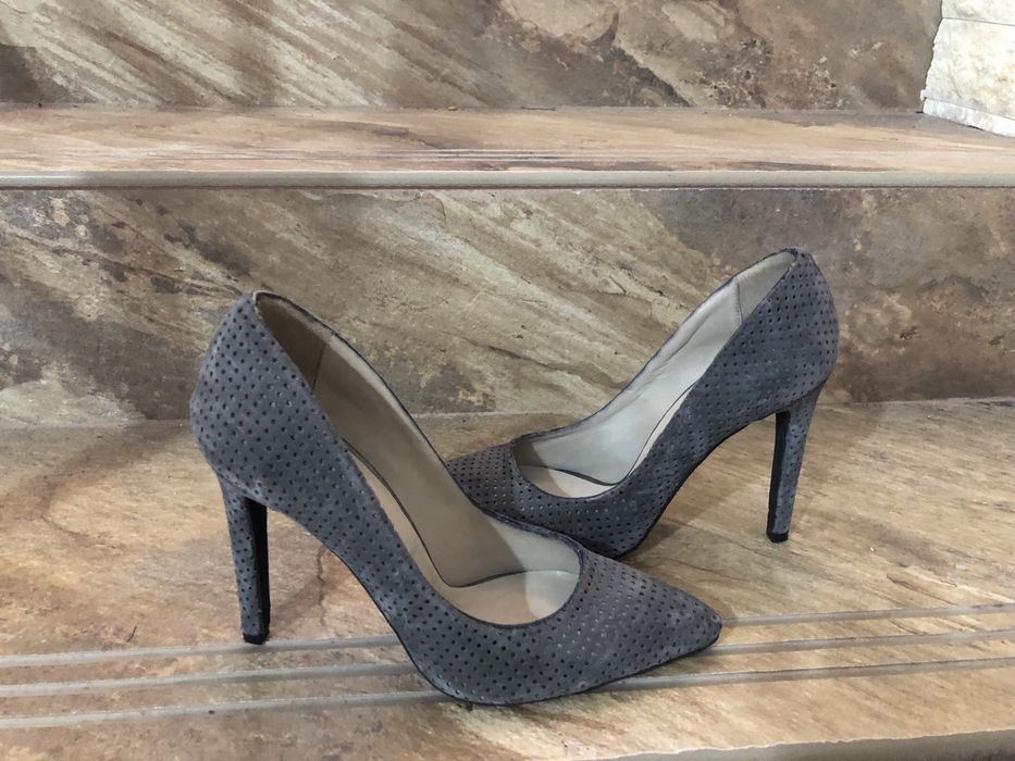 Pantofi stileto superbi,noi,piele naturala