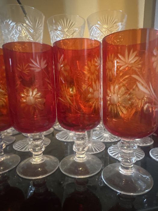 Продается ваза 2 шт и бакалы 6 шт