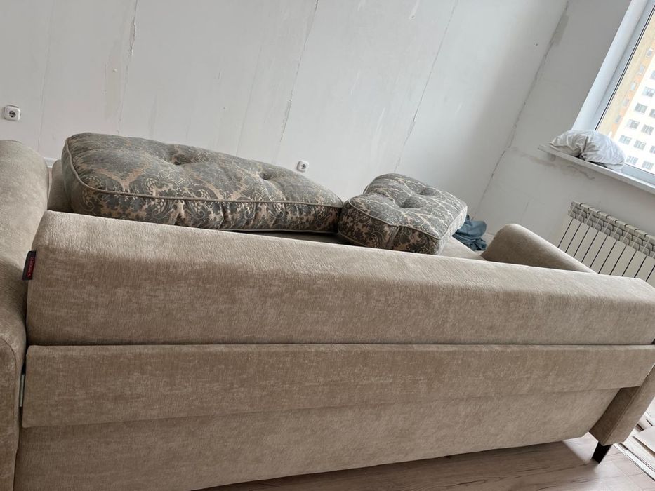 Диван для гостиной