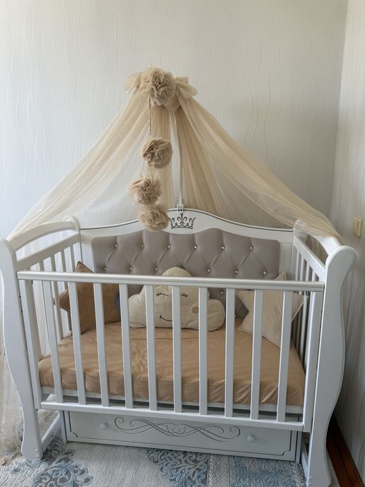 Кровать детская белая