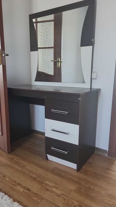 Стол мен орындықтар