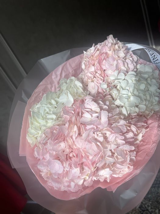 Цветы свежие. Ауэзовский