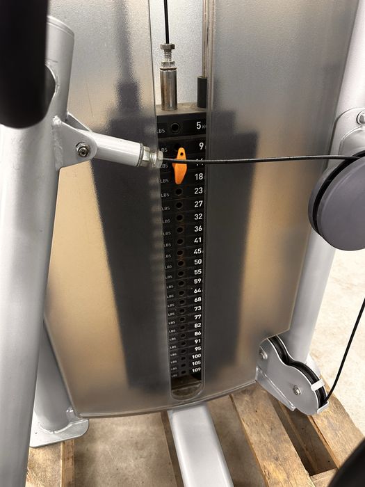 Уред за гърди - Precor Vitality - Chest press