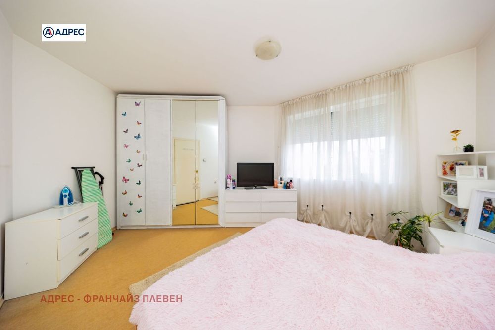 Продава се Тристаен апартамент в Плевен, Широк център - 130 кв.м за 785 €/кв.м - Снимка #8