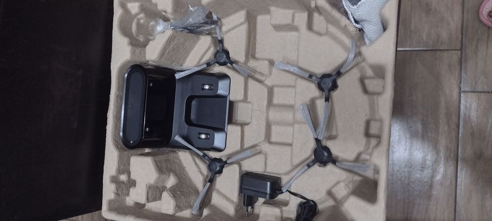 Robot aspirator cu mop iHunt nou