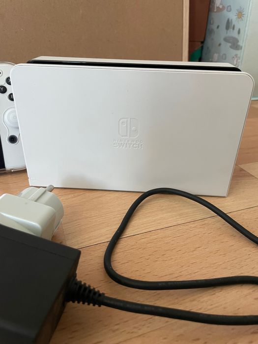 Nintendo Switch OLED 64GB