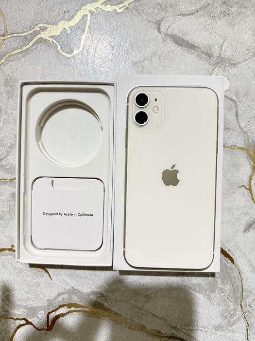 iPhone 11  64 GB