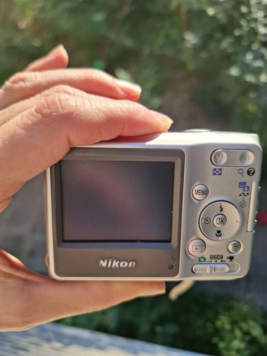 Компактен дигитален фотоапарат NIKON COOLPIX L4