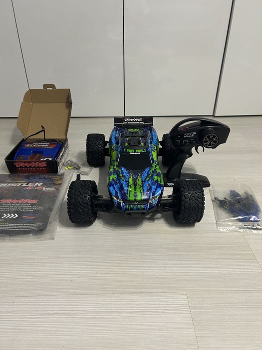 Masinuta TRAXXAS Rustler 4x4 VXL