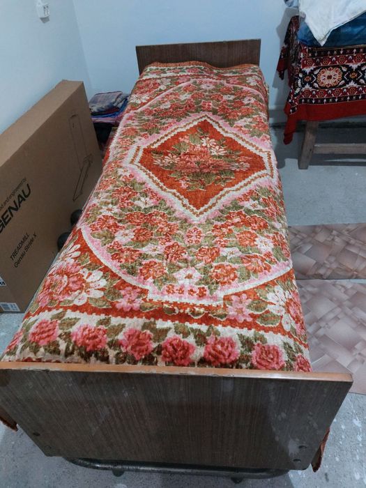 Продам кровать (железные)