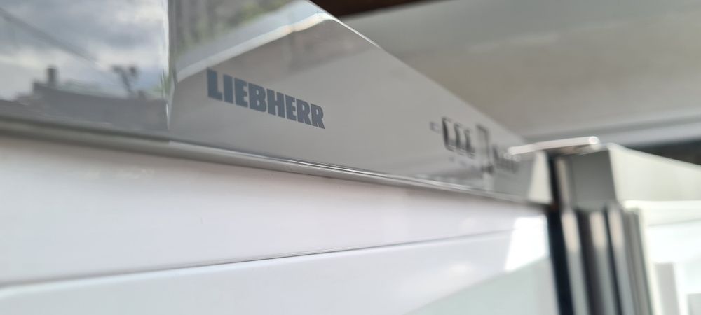 Хладилник с фризер Liebherr CNPel 4313 186см А+++