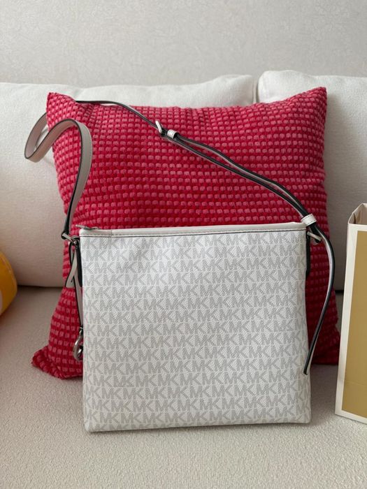 Продам сумку Michael Kors