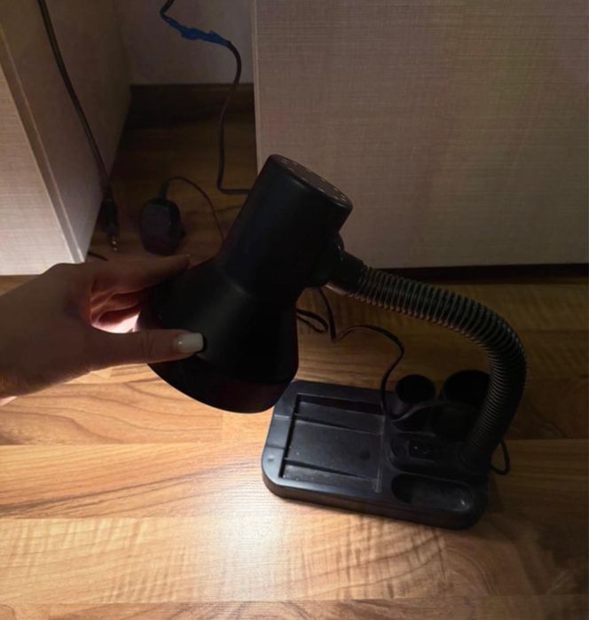 Lampa de birou neagra