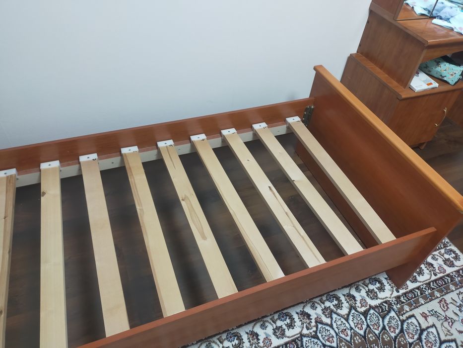 Кровать 20000 тг