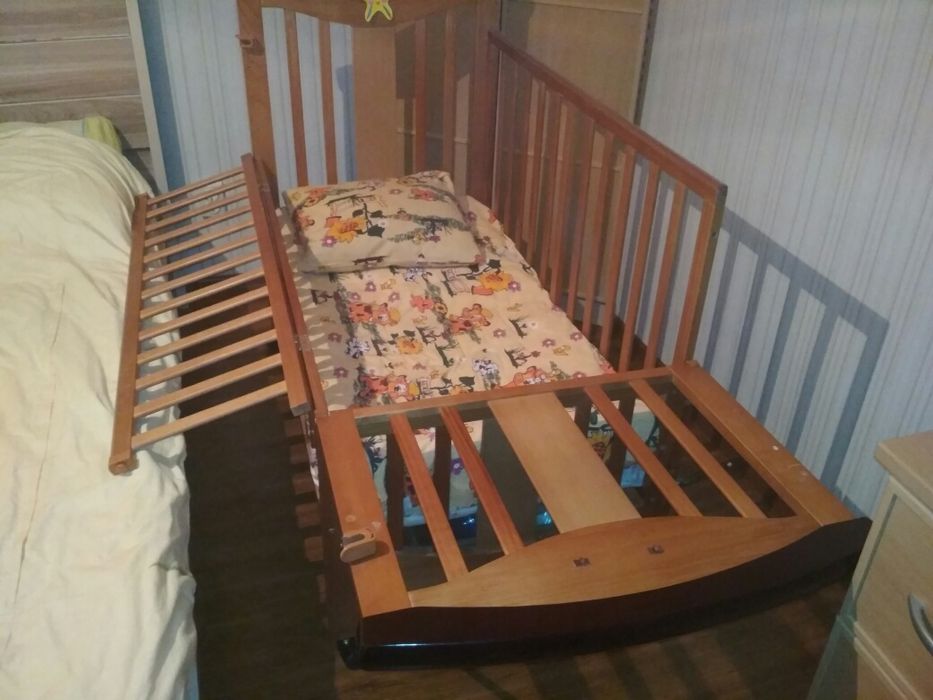 Детская кроватка