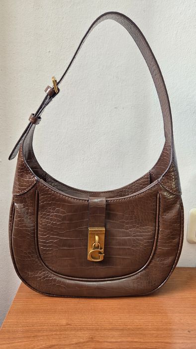 Дамска чанта Guess