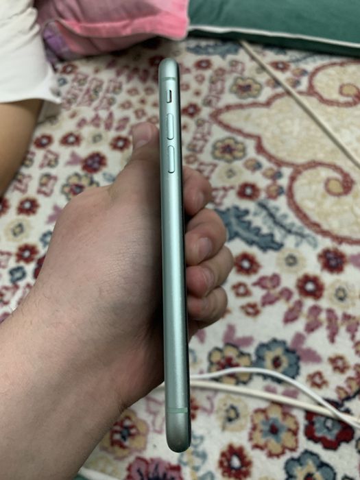 Продам Iphone 11