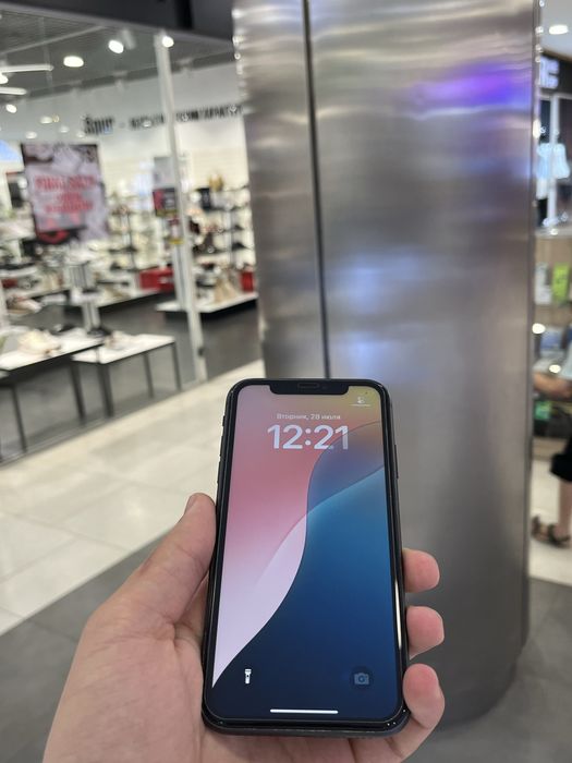 Продаётся iPhone 11