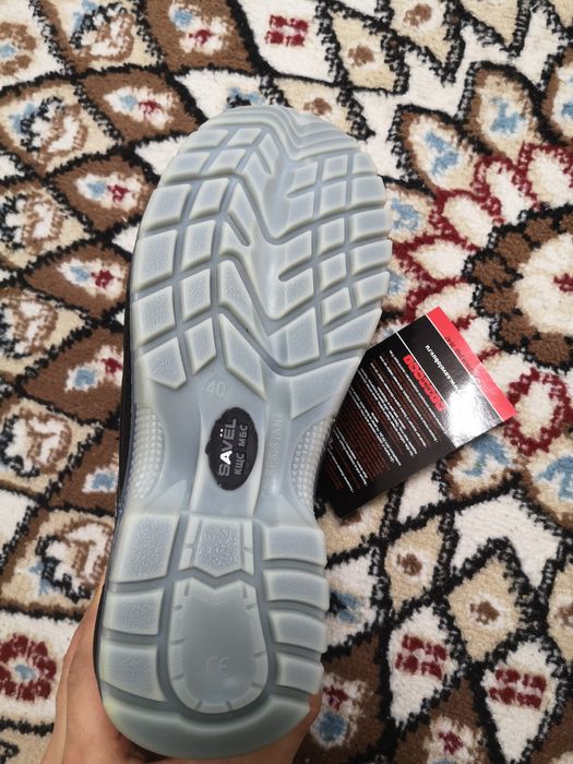 Новая рабочая обувь