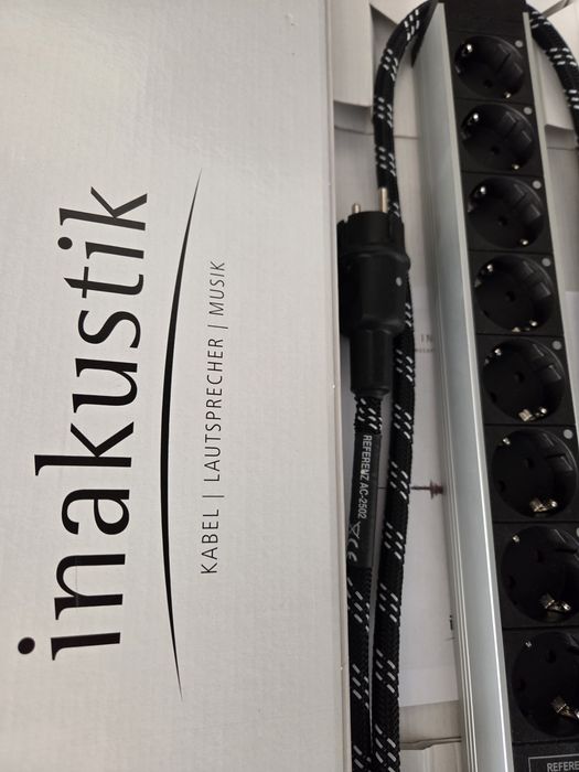 Разклонител Inakustik Reference Power Bar AC-2502-P8