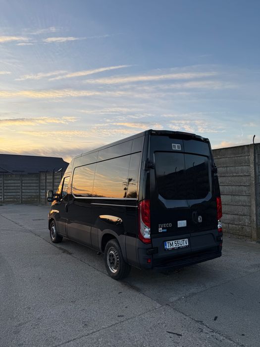 Autoutilitară Iveco Daily 35s16 (Microbuz/Dubă)