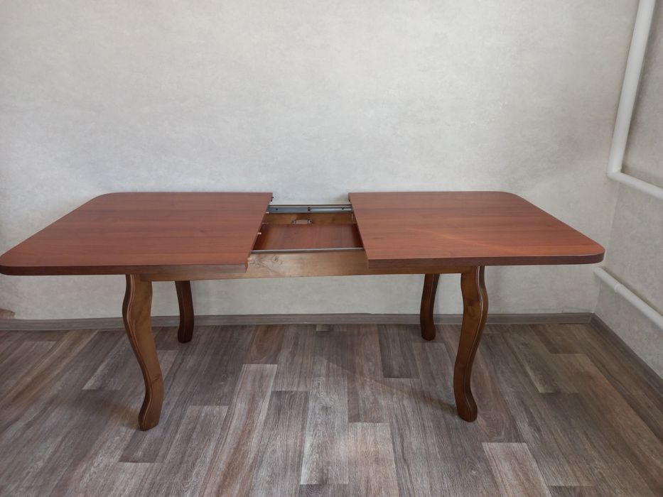 Продам стол в хорошем состоянии