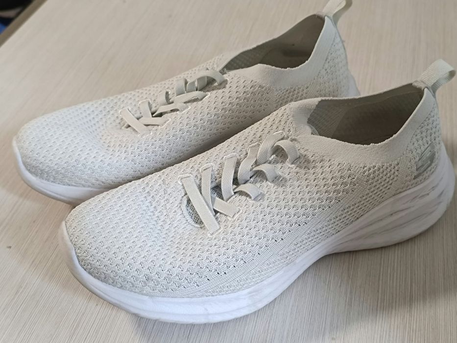 Adidași de firmă în condiții bune.