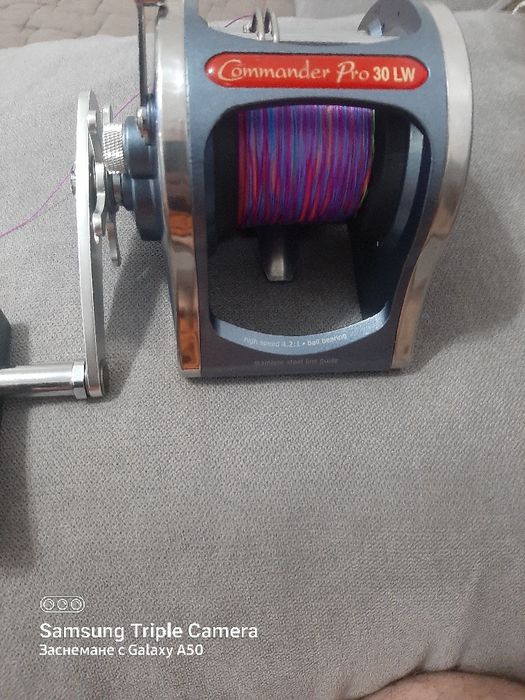 Продавам мултипликатор и пръчки за тролинг