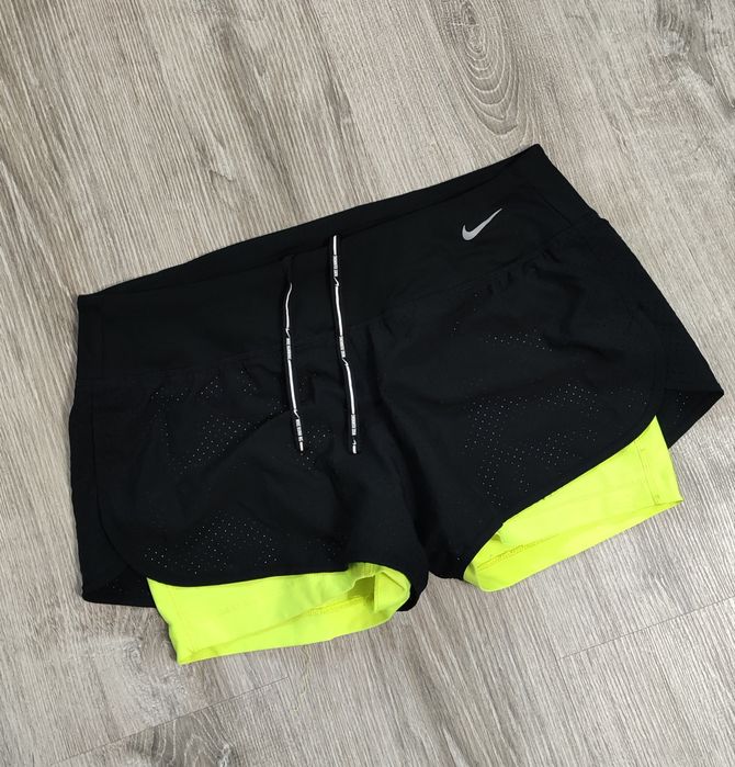Nike M size Дамски спортни шорти Найк