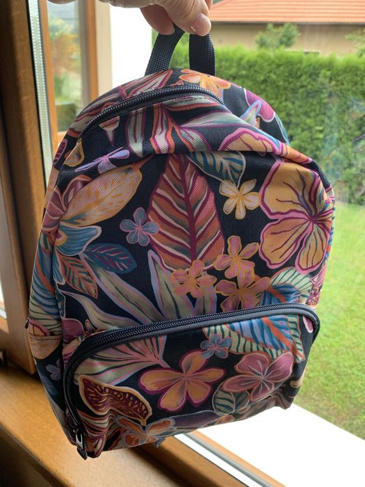 Дамска цветна раница Roxy