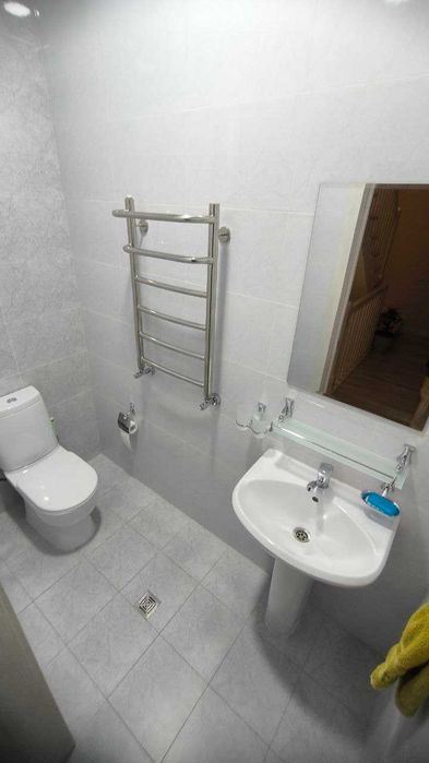 Двухэтажный коттедж недалеко от метро Куйлюк