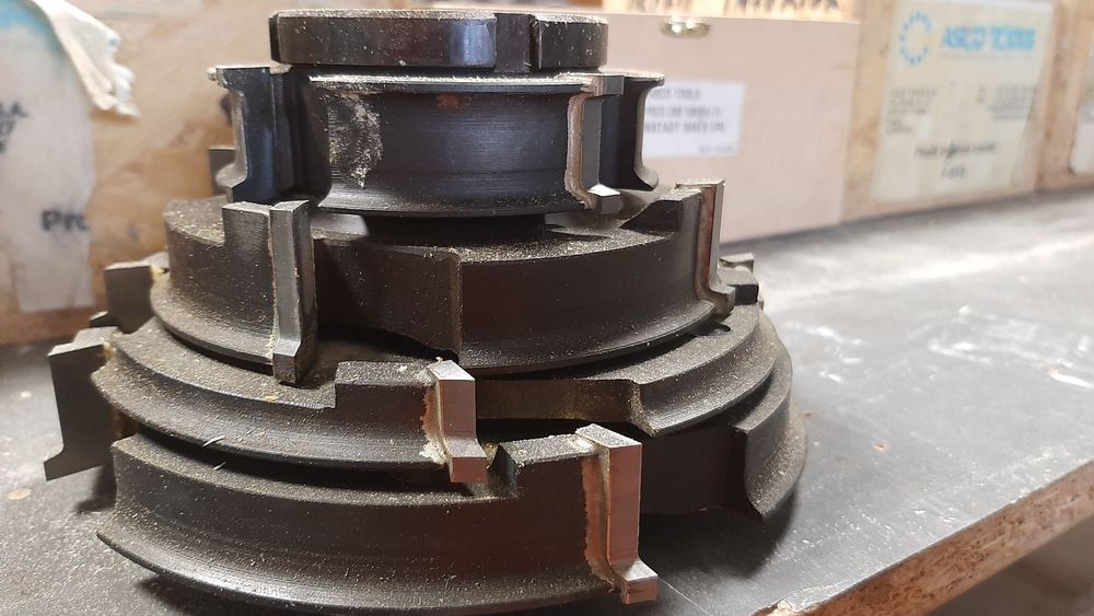 Freza Sicar SFL 1000 SS și freze termopan profil 68 eurofalt