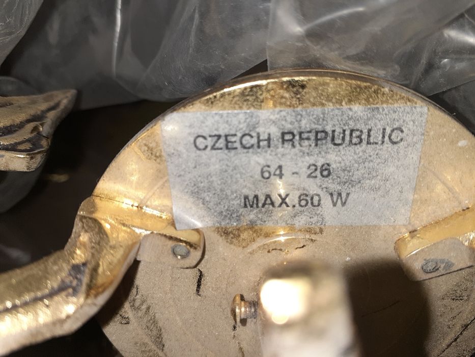 Продам люстру класика